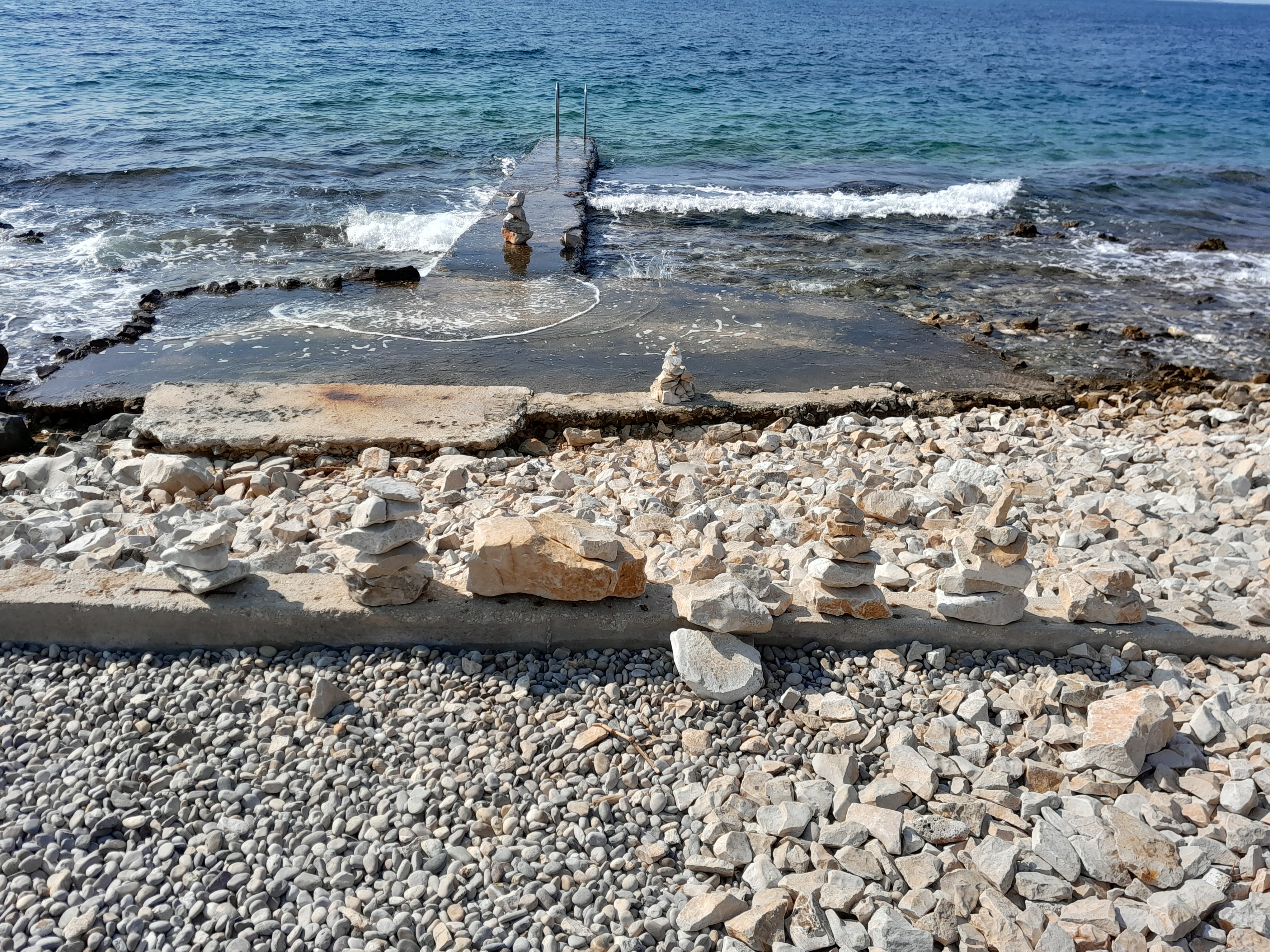 Steintürme am Meer