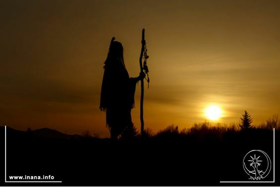 Indianer bei Sonnenuntergang